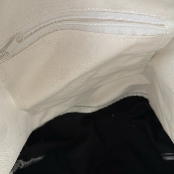 BTS Army Hawaii Zipper tote - Picture 6 of 6